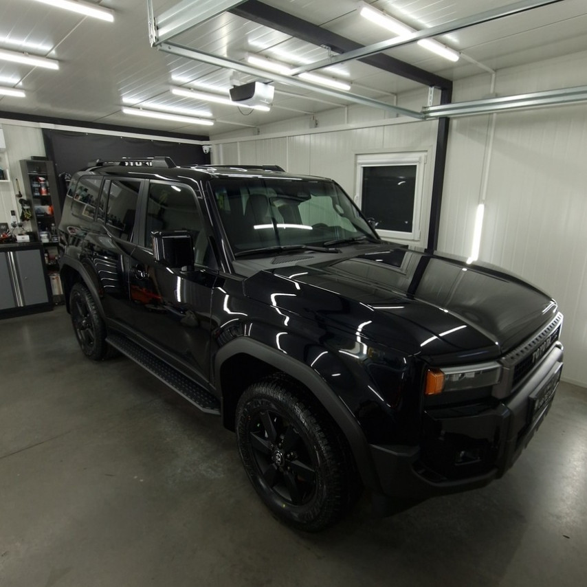 Toyota Land Cruiser zabezpieczenie bezbarwną folią PPF  9