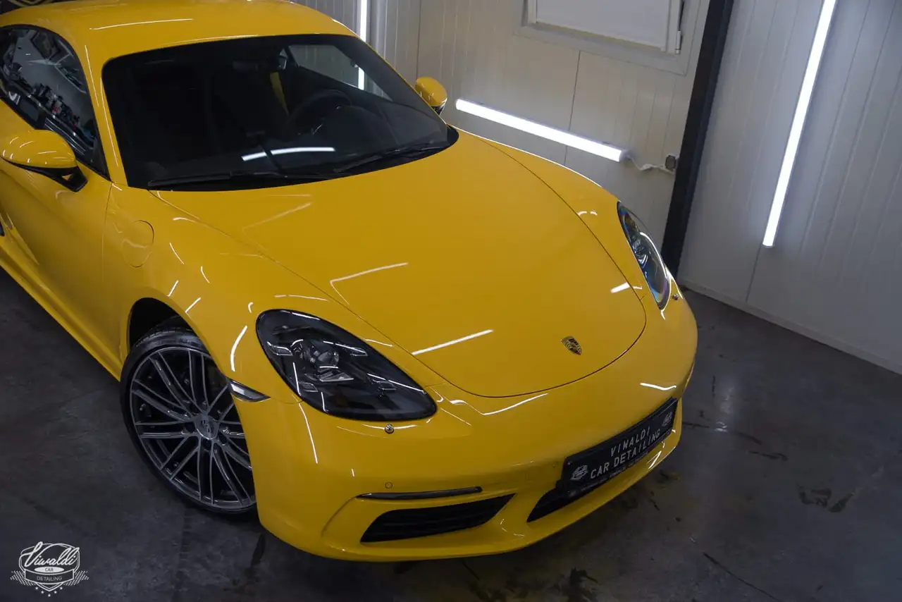 Porsche 718 Cayman