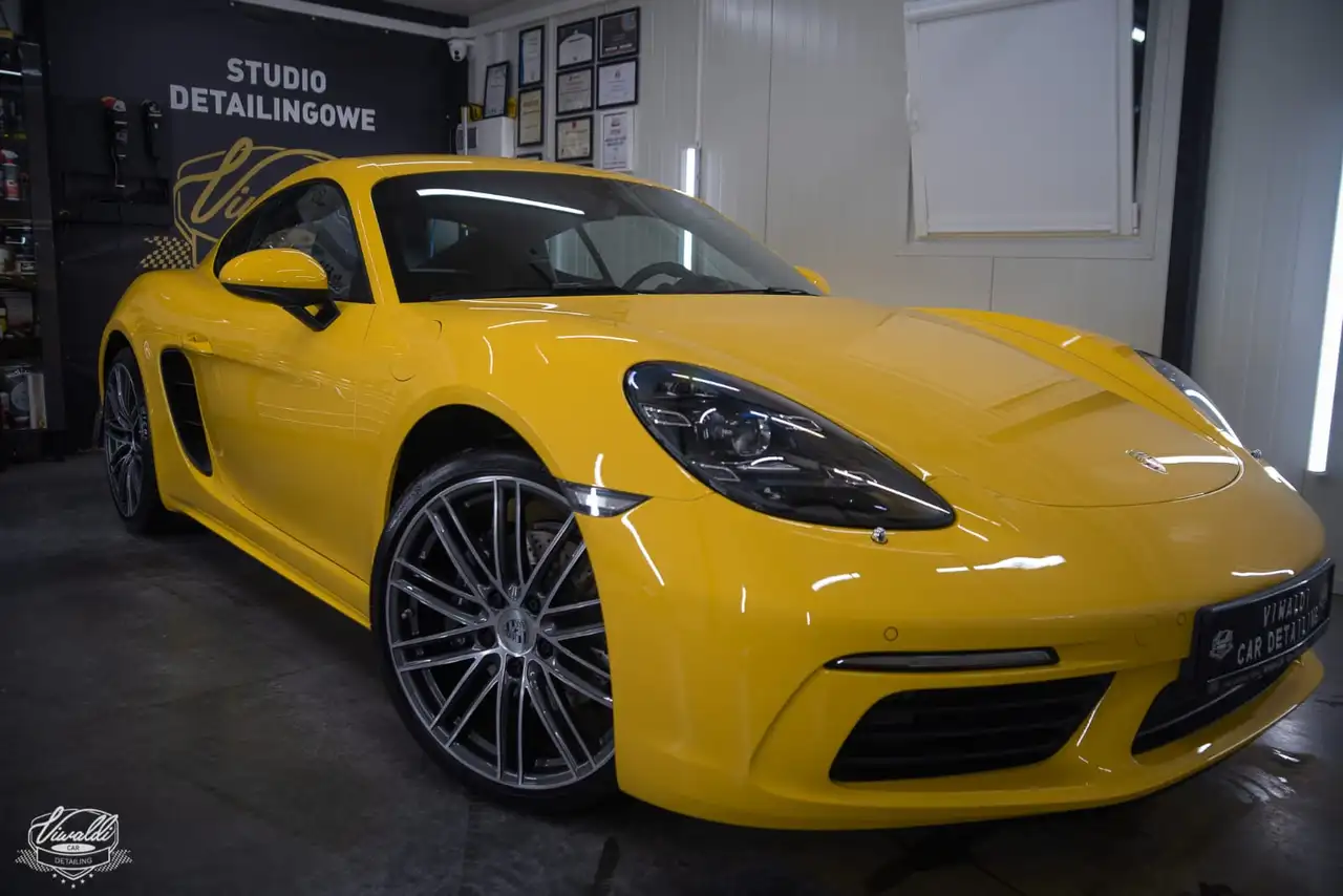 Porsche 718 Cayman