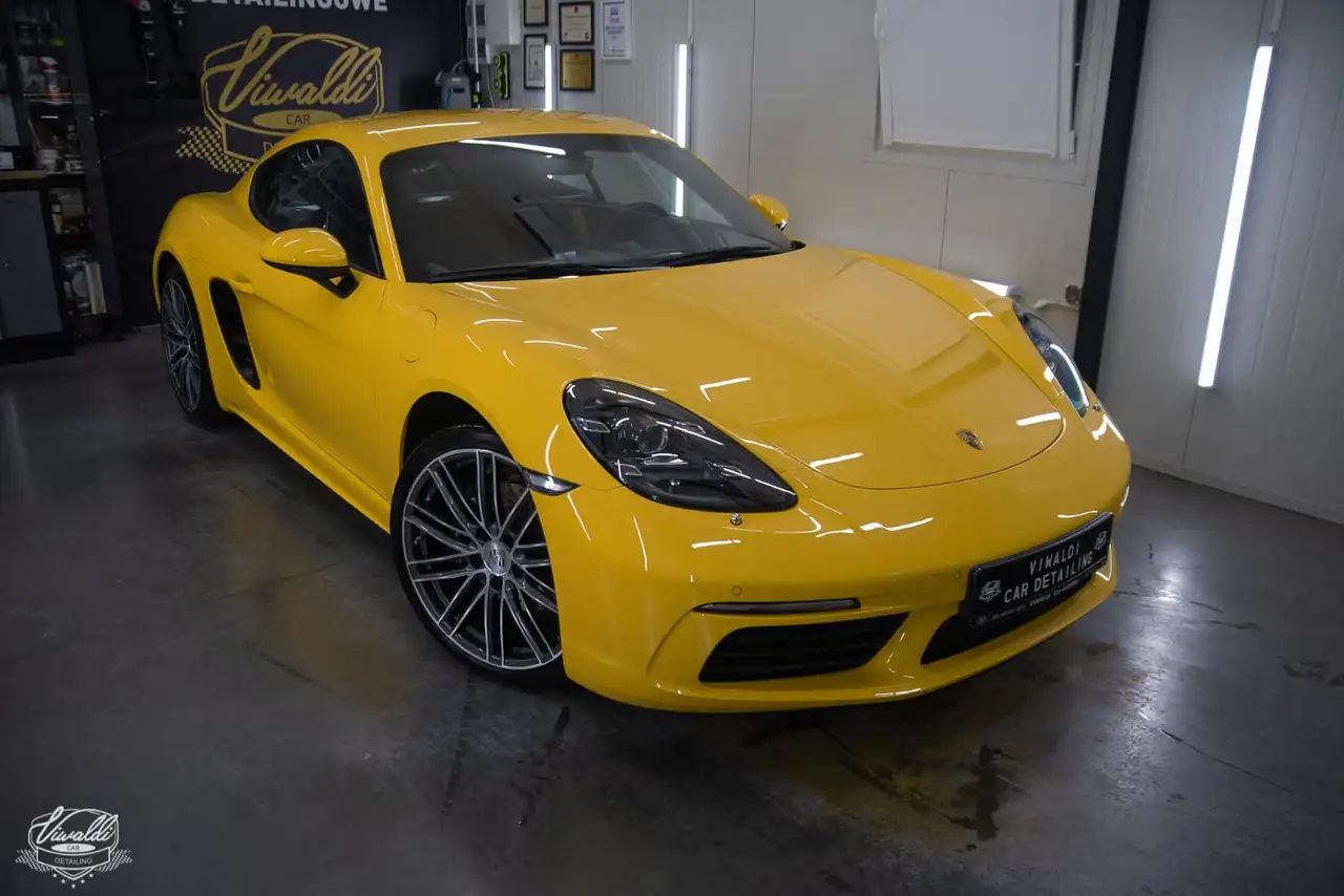 Porsche 718 Cayman