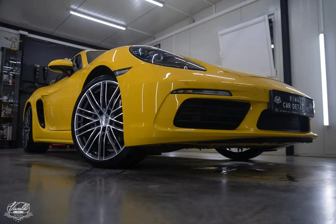 Porsche 718 Cayman